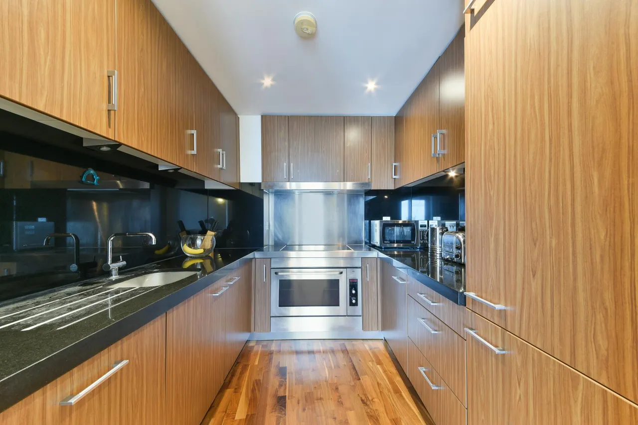 Fairmont Avenue, London, E14, photo 2