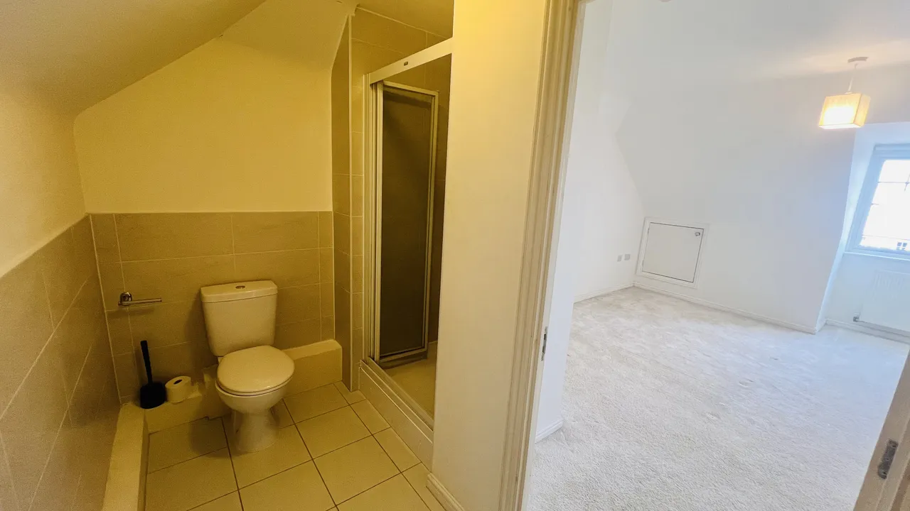Larchfield Road, Maidenhead, SL6, photo 14