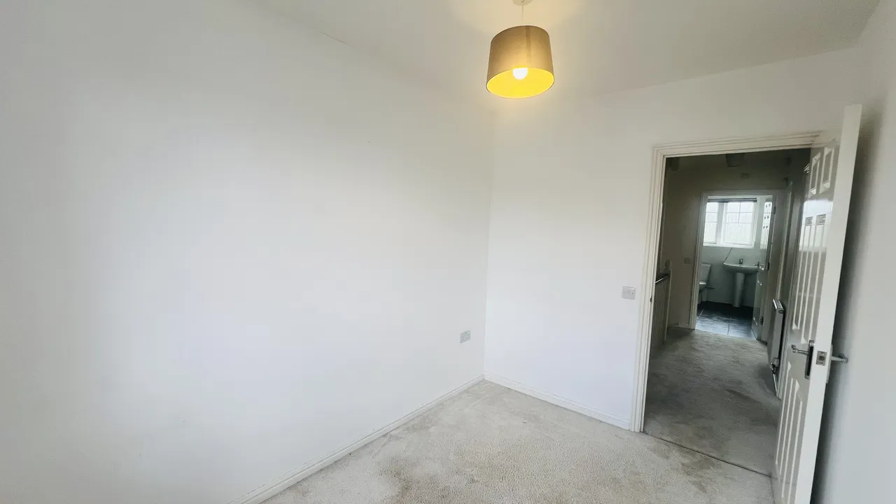 Larchfield Road, Maidenhead, SL6, photo 11