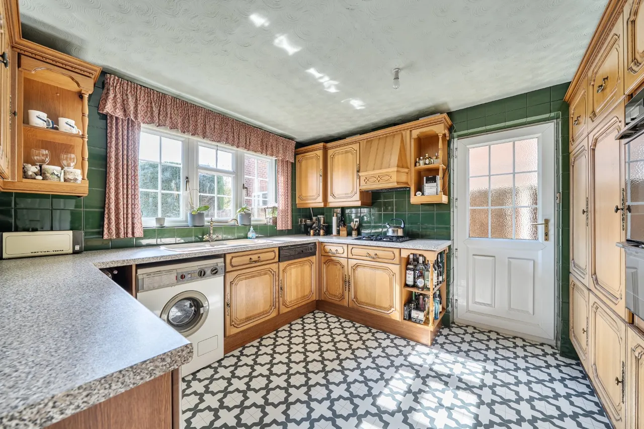 Reeves Close, West Wellow, SO51, photo 4