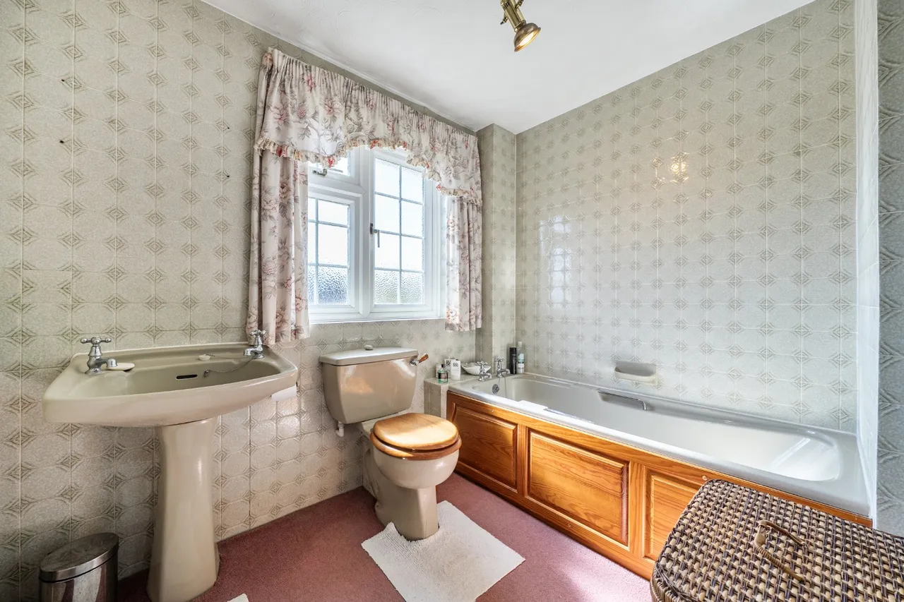 Reeves Close, West Wellow, SO51, photo 7
