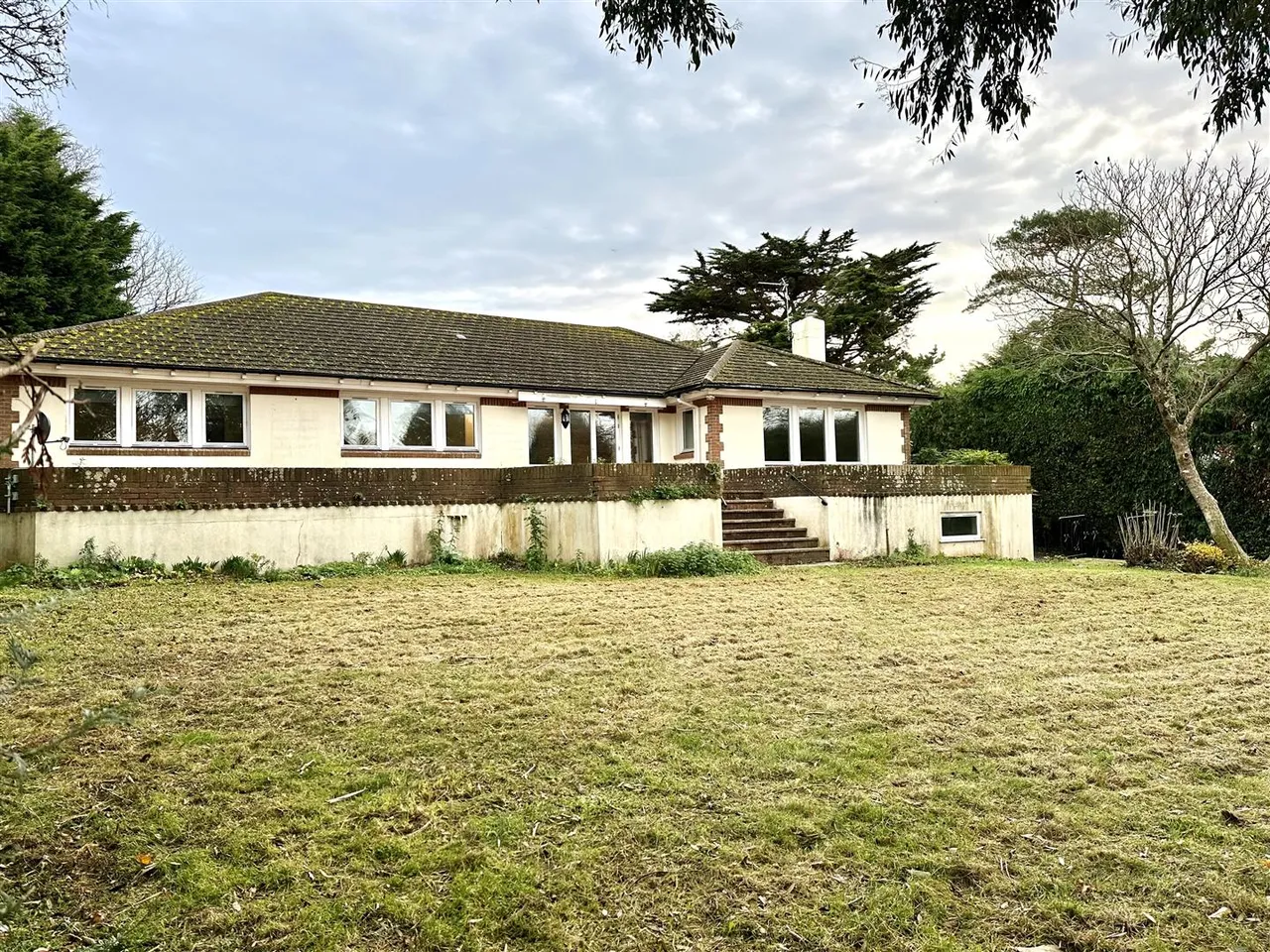 4 bed house to rent, Brixham Road, Churston