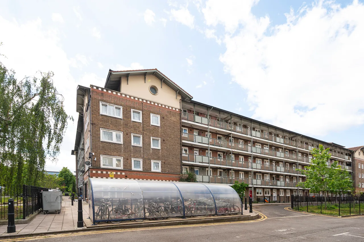 2 bed flat for sale — 52 Ellen Wilkinson House, Usk Street, London