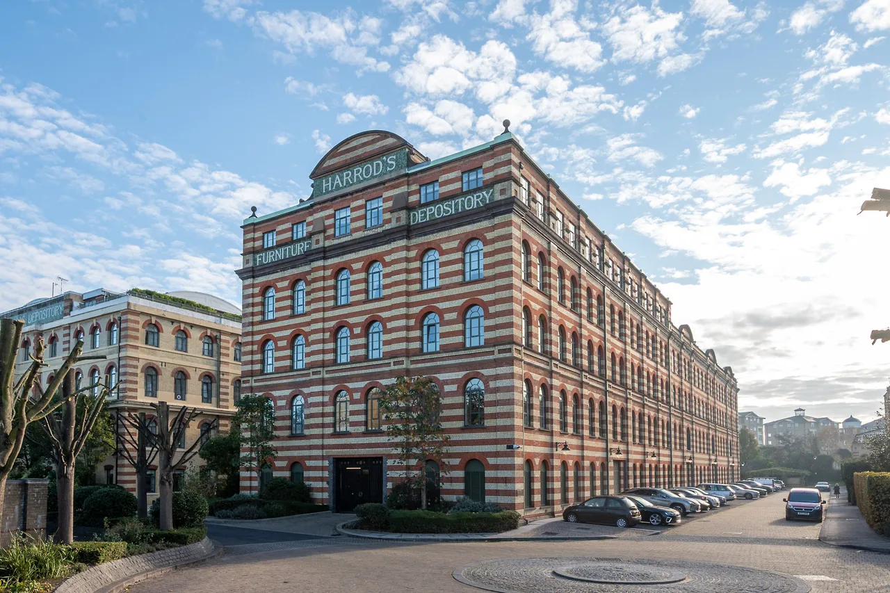 1 bed flat for sale — 2 Richard Burbidge Mansions, 1 Brasenose Drive, London