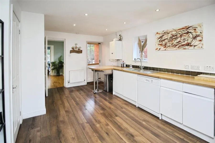 Dyers Mews, Neath Hill, MK14, photo 7