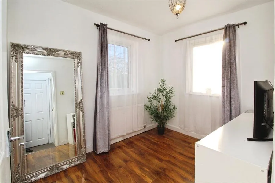 Dyers Mews, Neath Hill, MK14, photo 15