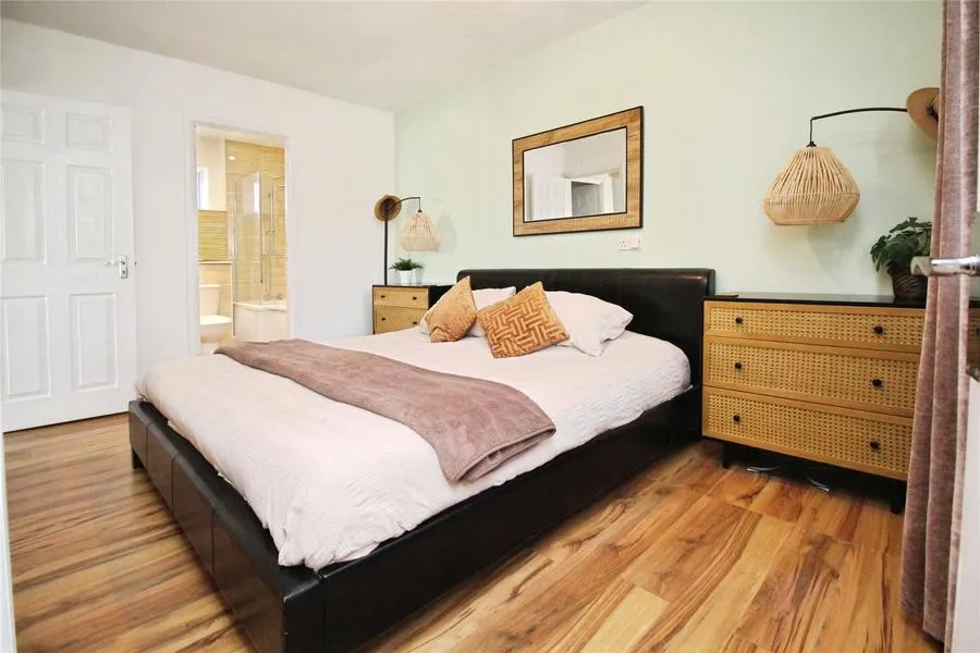 Dyers Mews, Neath Hill, MK14, photo 12