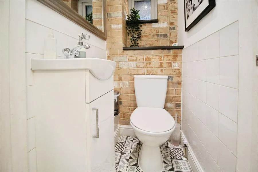 Dyers Mews, Neath Hill, MK14, photo 19