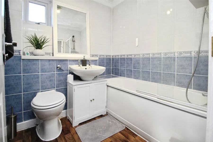 Dyers Mews, Neath Hill, MK14, photo 16