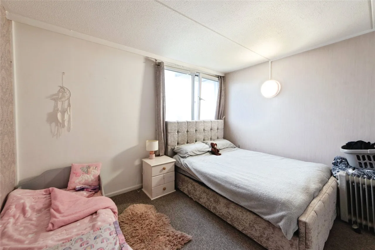 Magennis Close, Gosport, PO13, photo 9