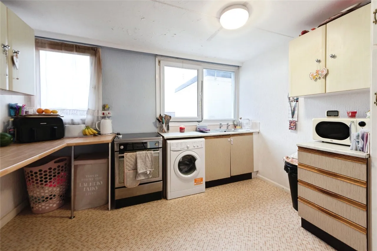 Magennis Close, Gosport, PO13, photo 3