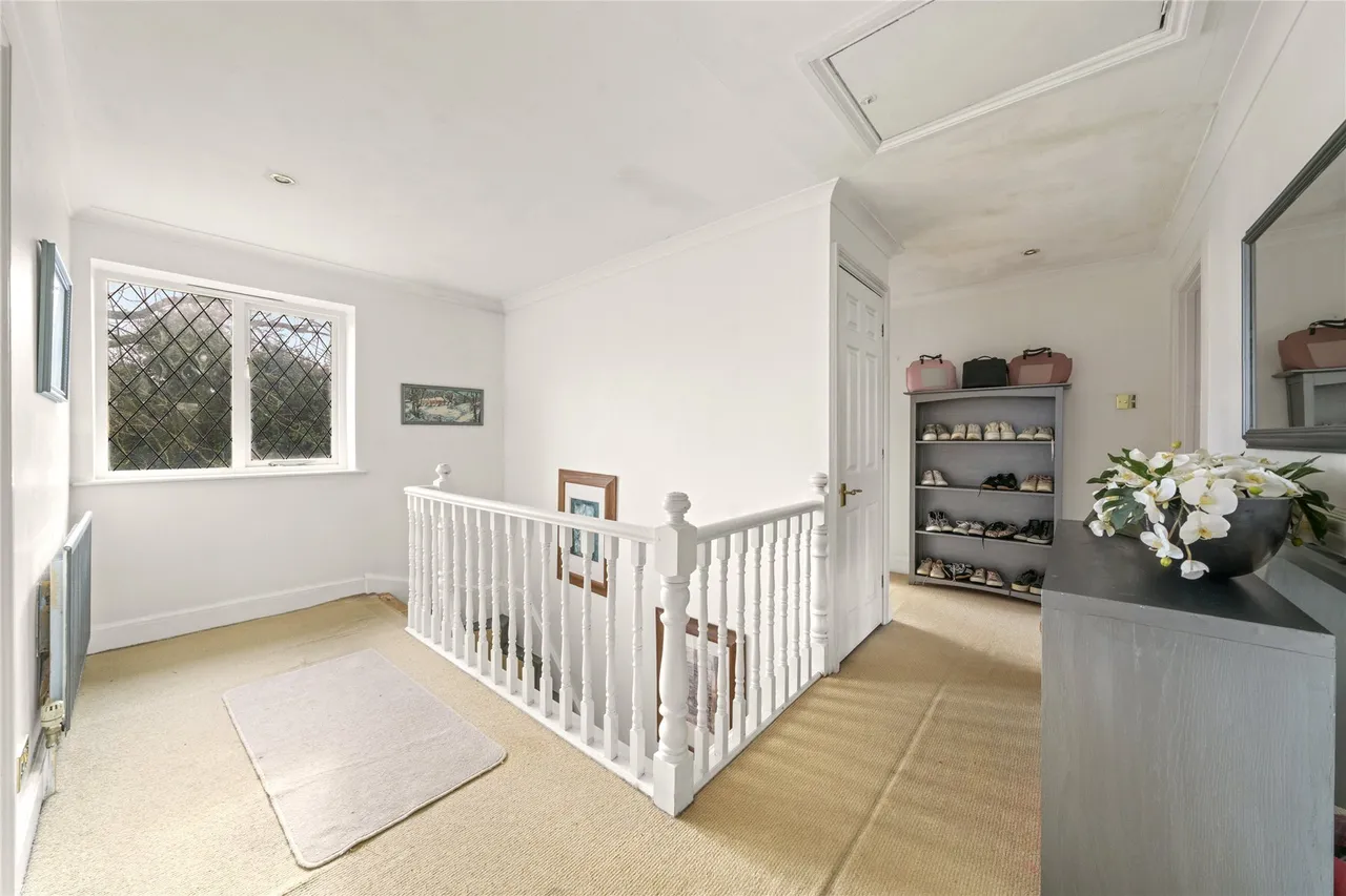 St. Leonards Road, Claygate, Esher, Surrey, KT10, photo 9