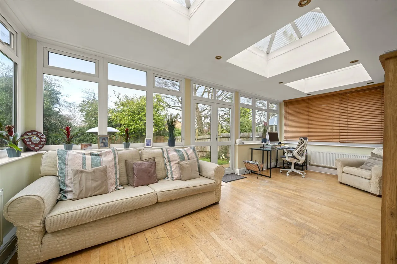 St. Leonards Road, Claygate, Esher, Surrey, KT10, photo 8
