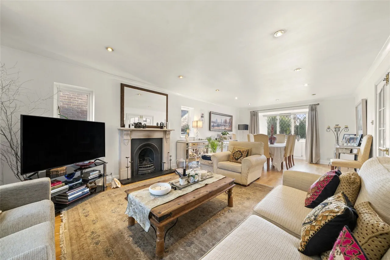 St. Leonards Road, Claygate, Esher, Surrey, KT10, photo 5