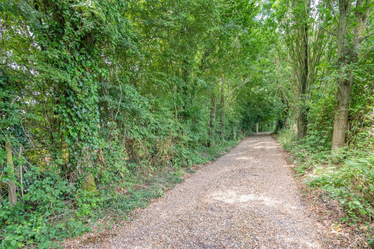 Pluckley Road, Little Chart, TN27, photo 22