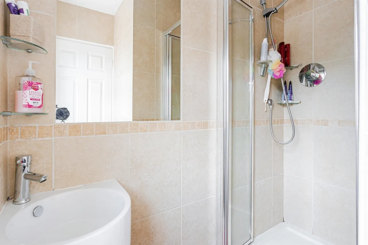 Robin Road, Burgess Hill, photo 8