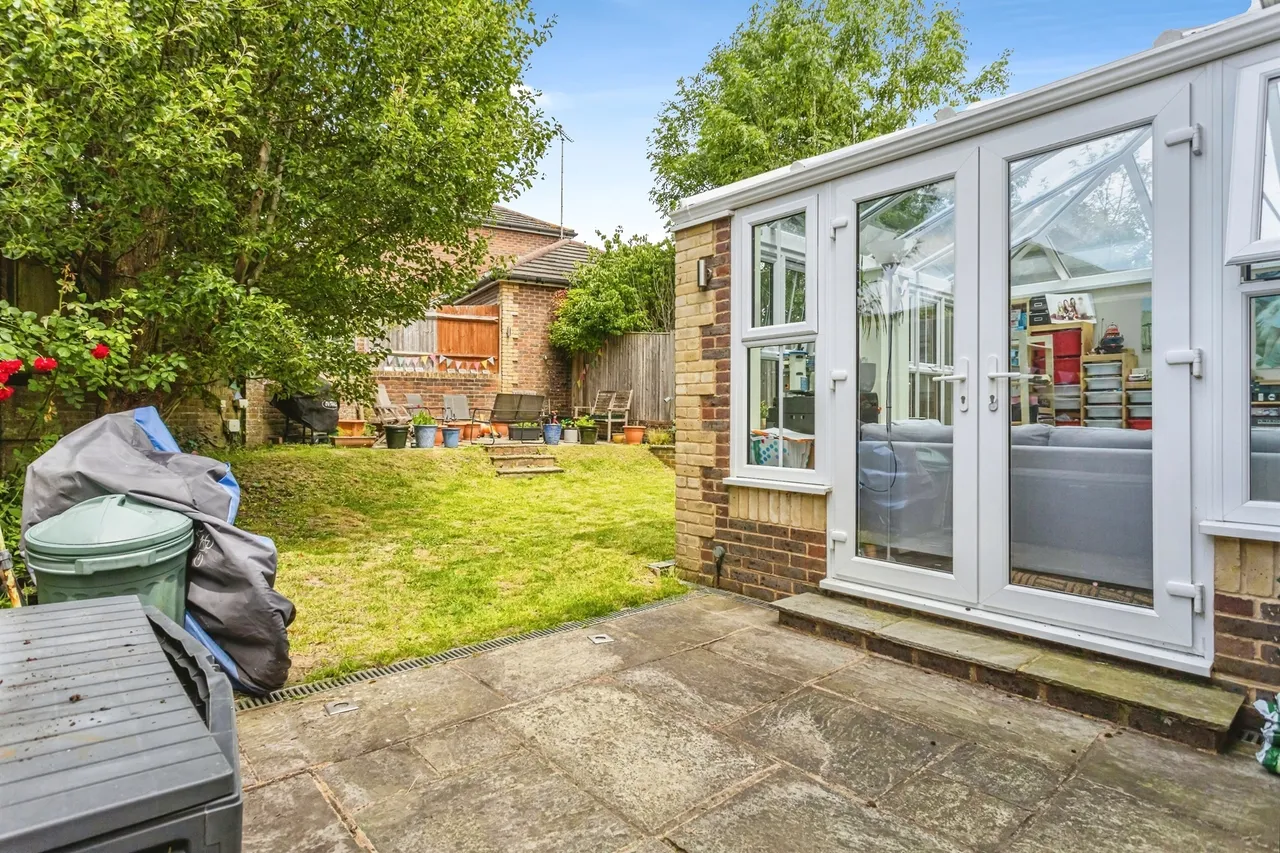 Robin Road, Burgess Hill, photo 3