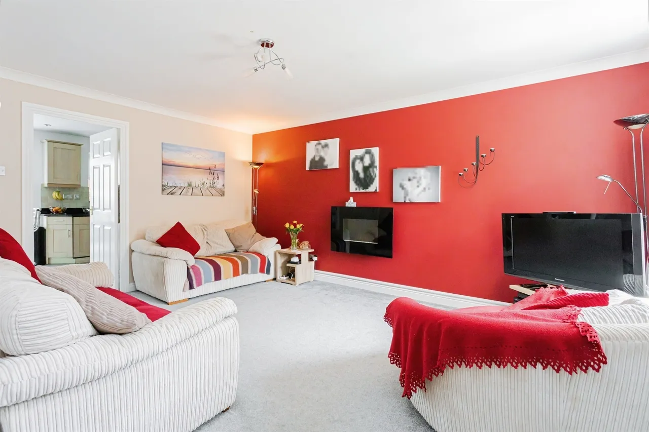 Robin Road, Burgess Hill, photo 5
