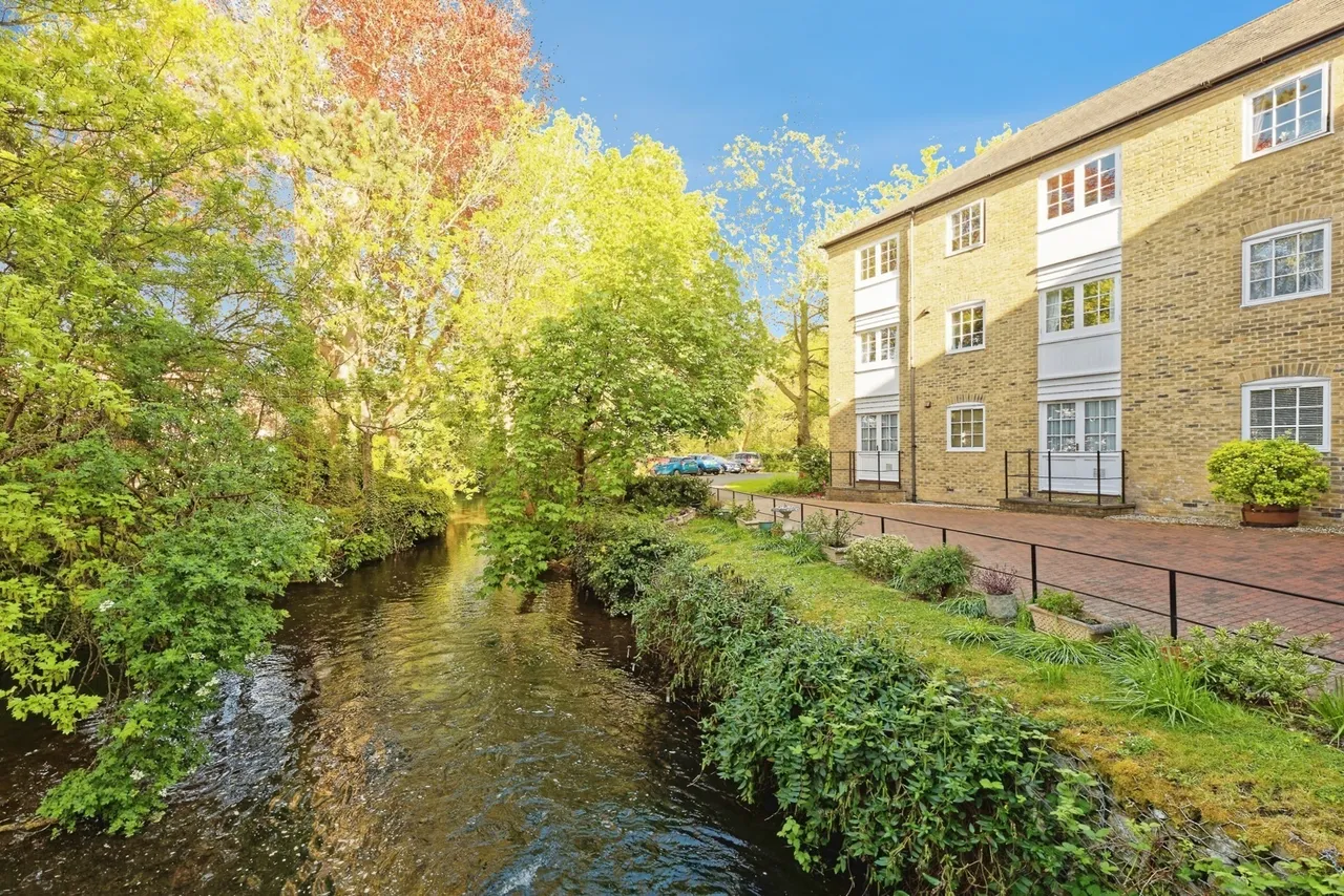 1 bed flat for sale — The Causeway, Canterbury, Kent, CT1