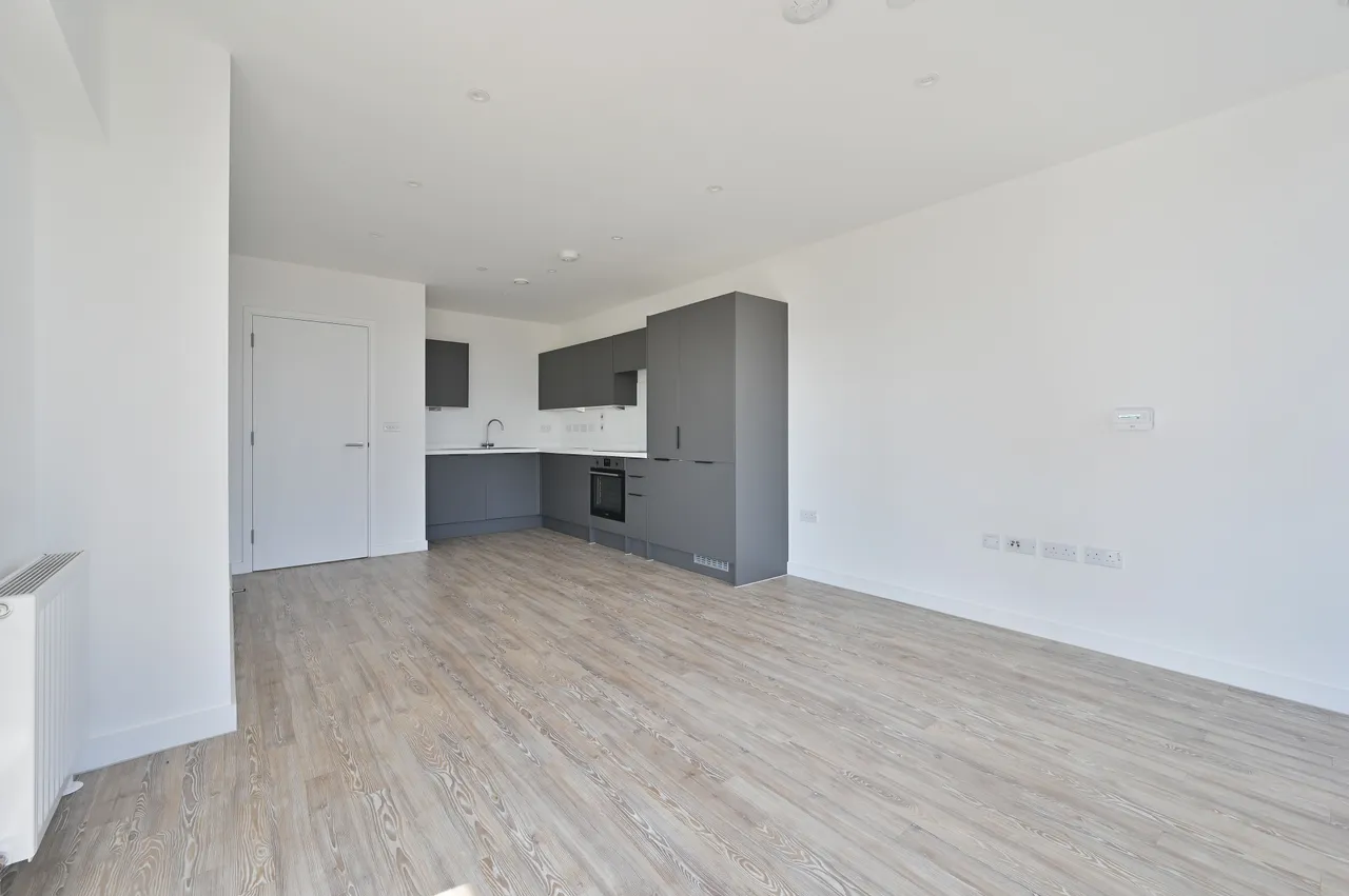 Flat 67, Culvert West House, Wealdstone, photo 3