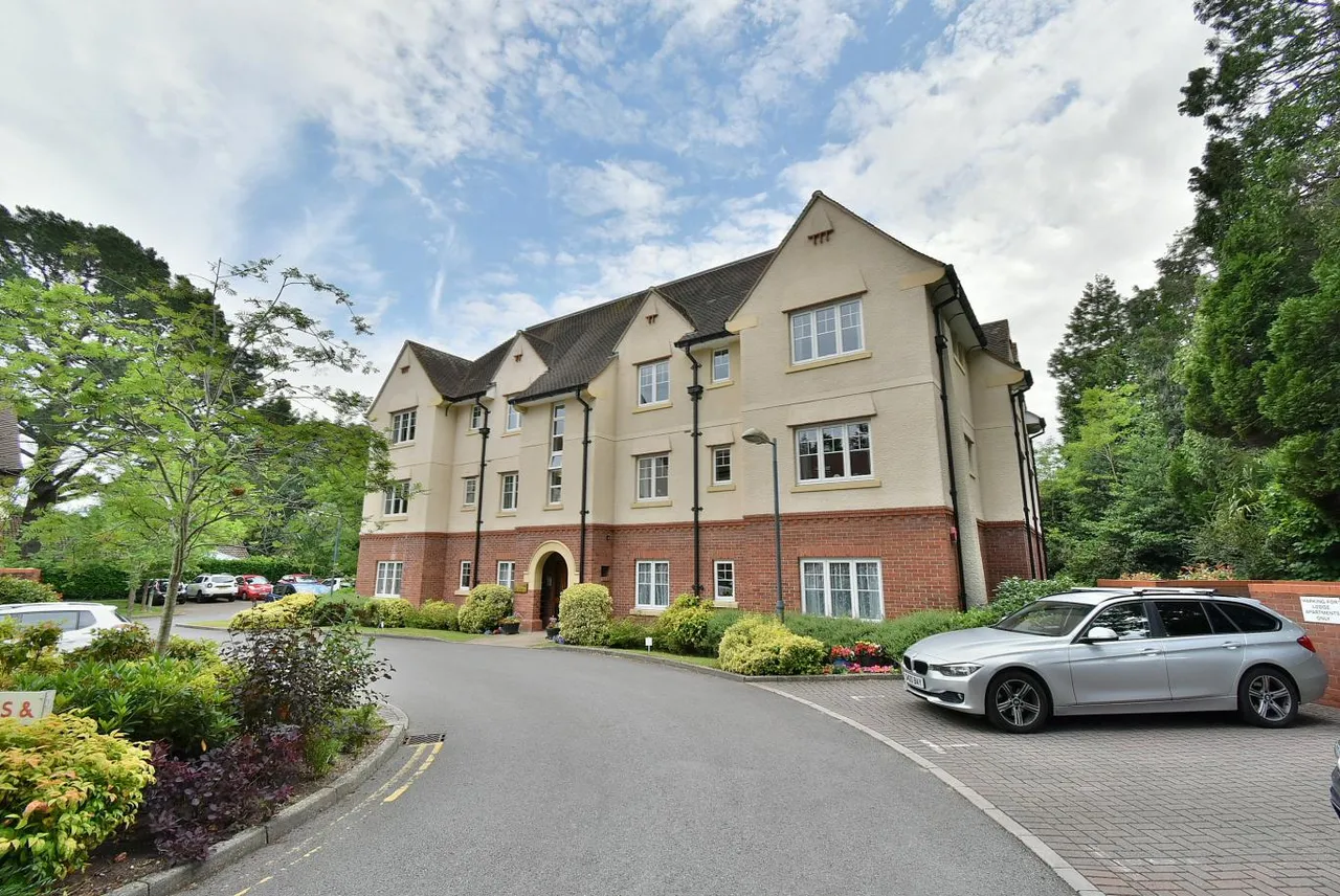 Amberwood Lodge, BH22, photo 12
