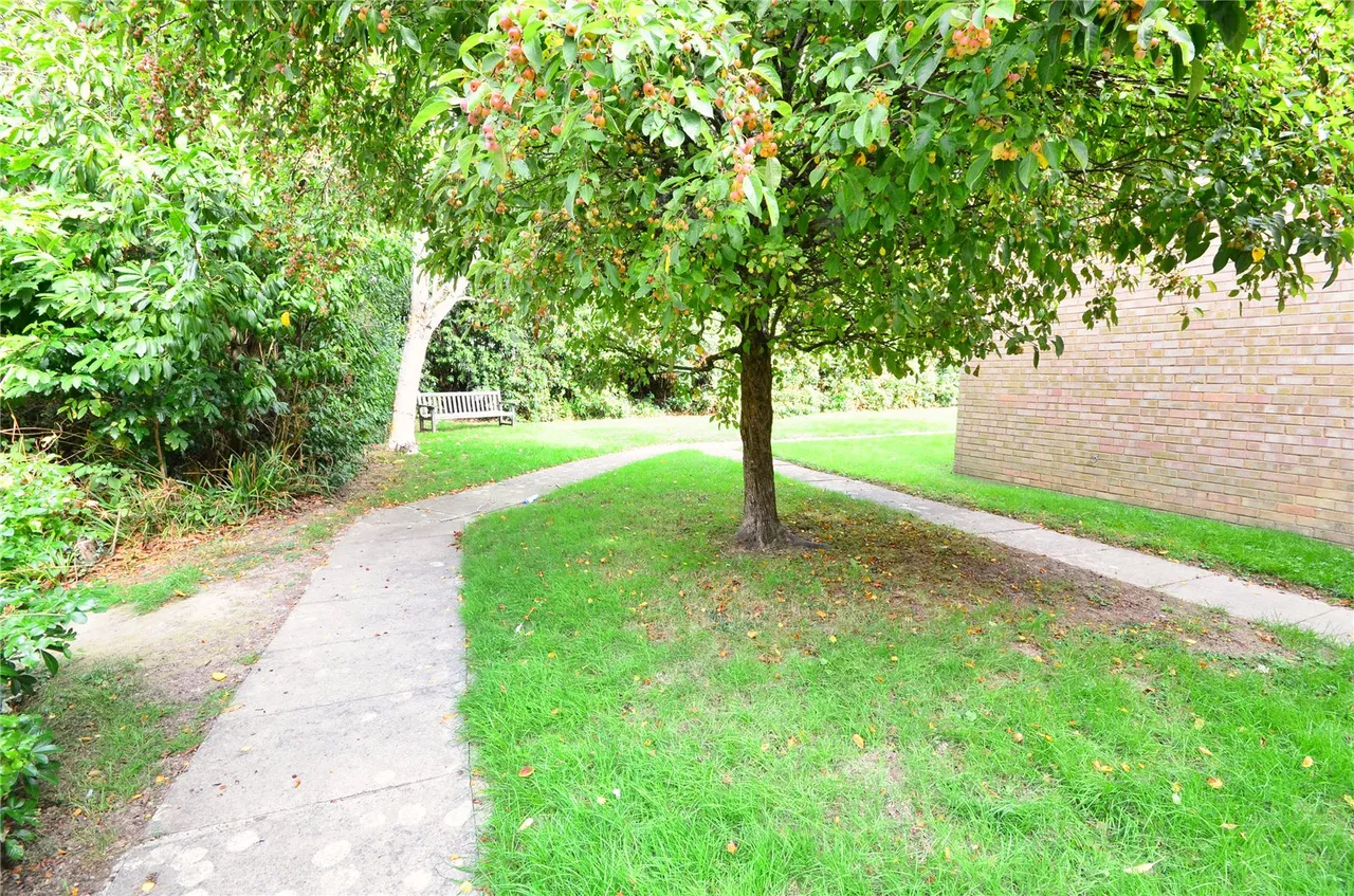 St Barnabas Court, Pound Hill, RH10, photo 12