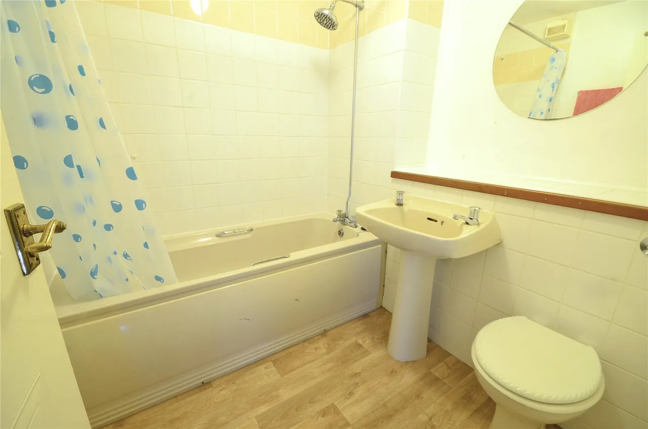 St Barnabas Court, Pound Hill, RH10, photo 6