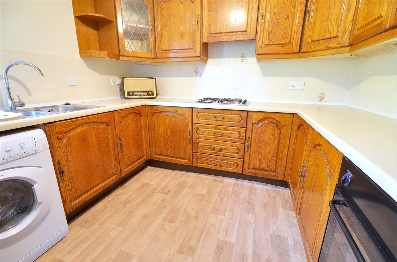 St Barnabas Court, Pound Hill, RH10, photo 9