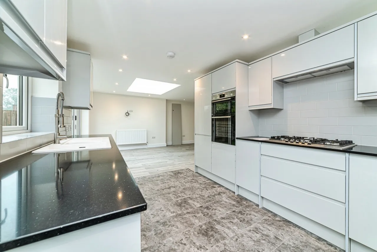 Swains Close, Tadley, RG26, photo 3