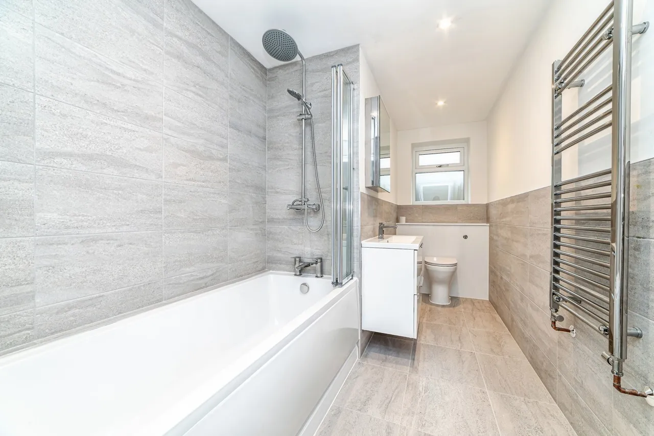 Swains Close, Tadley, RG26, photo 13