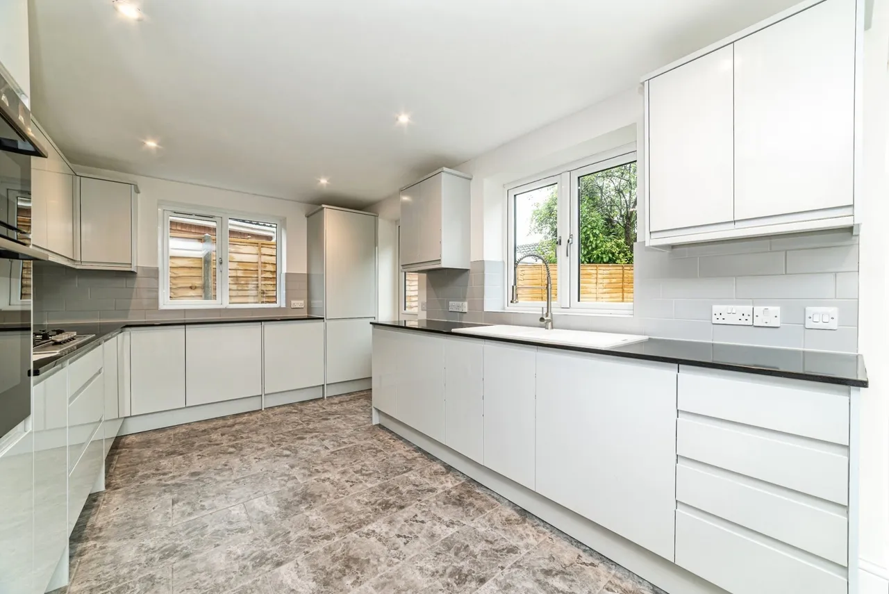Swains Close, Tadley, RG26, photo 4