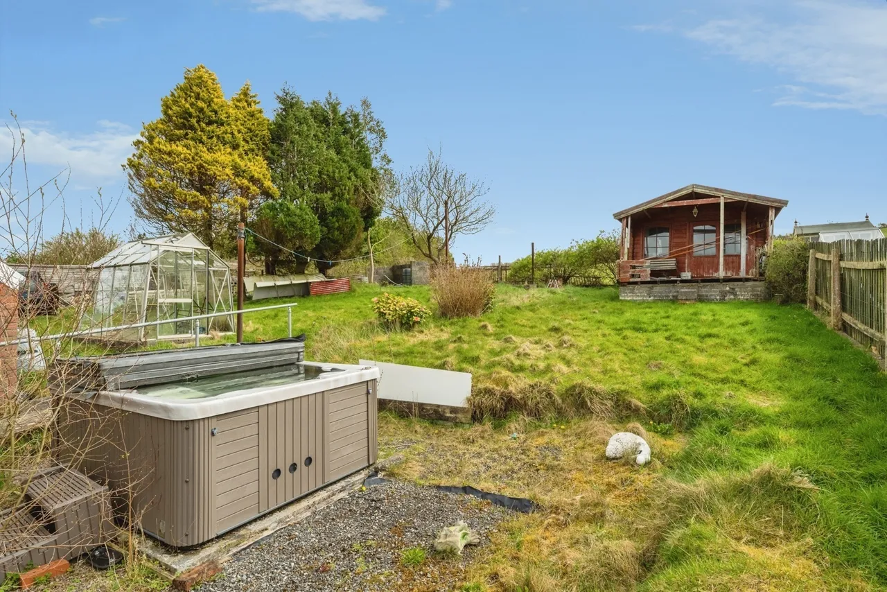 Dan Y Banc Road, Pontyates, SA15, photo 18