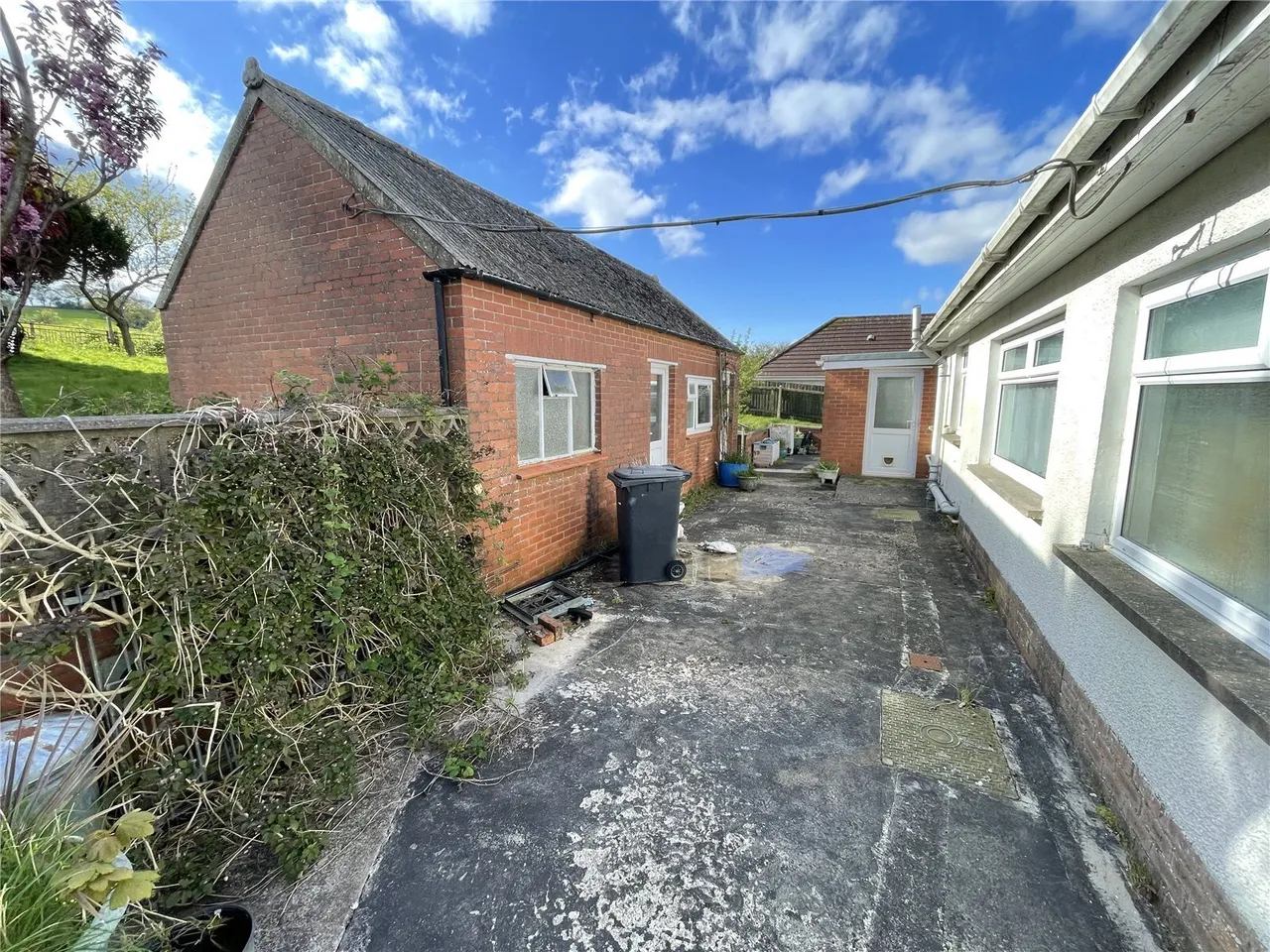 Dan Y Banc Road, Pontyates, SA15, photo 14