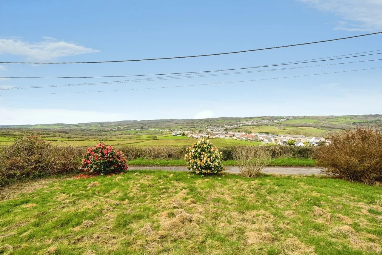 Dan Y Banc Road, Pontyates, SA15, photo 22