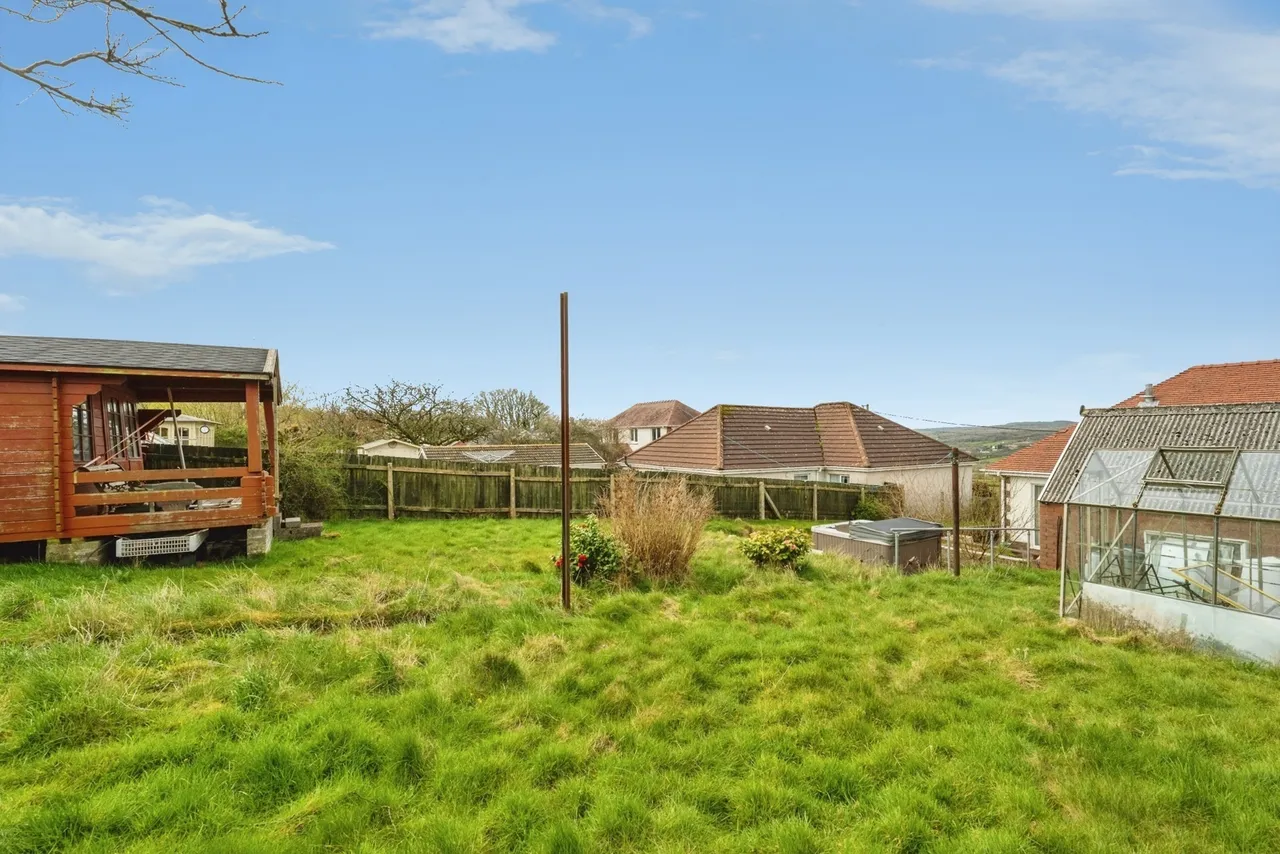 Dan Y Banc Road, Pontyates, SA15, photo 16