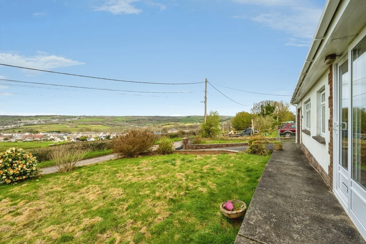 Dan Y Banc Road, Pontyates, SA15, photo 13
