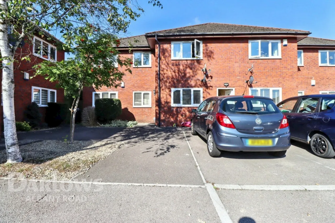 2 bed flat for sale, Deemuir Square, Cardiff