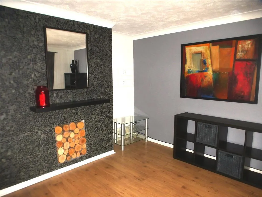 Beeches Crescent, RH10, photo 5