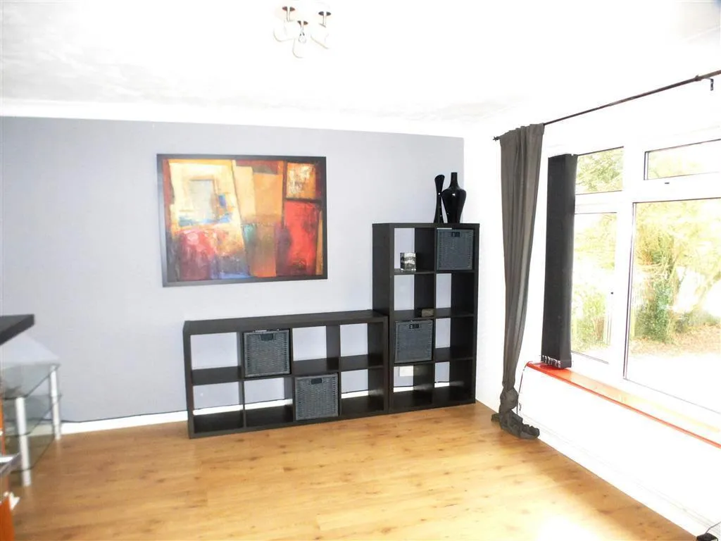 Beeches Crescent, RH10, photo 6