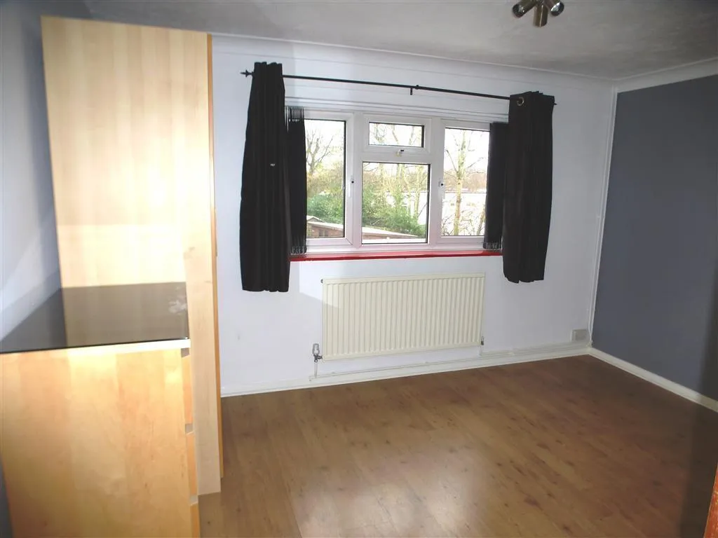 Beeches Crescent, RH10, photo 11