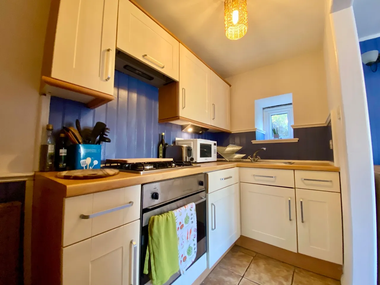Cinderhills Road, HOLMFIRTH, photo 5