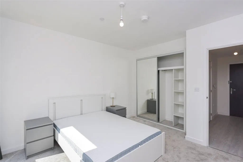 Farine Avenue, Hayes, UB3, photo 6