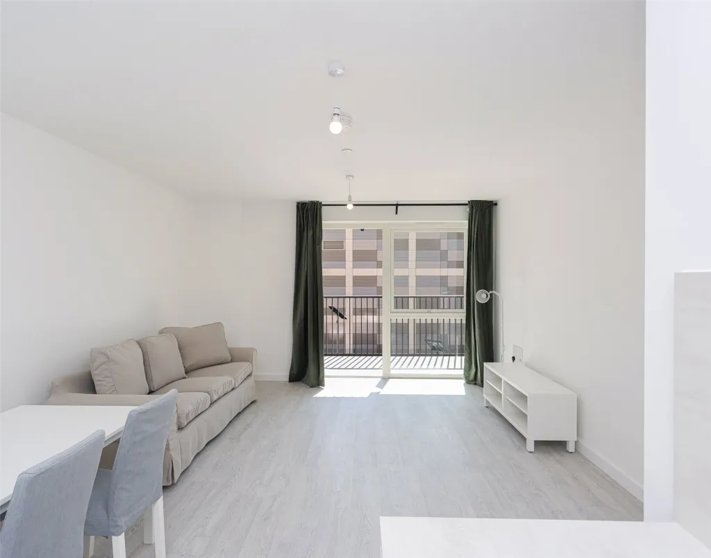 Farine Avenue, Hayes, UB3, photo 11