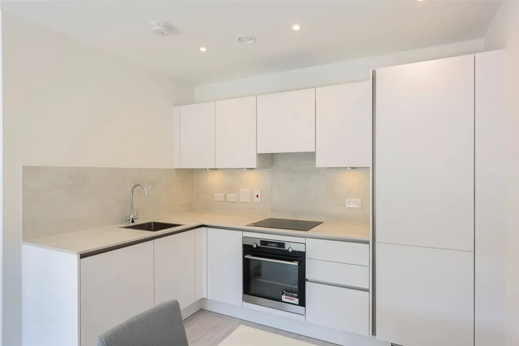 Farine Avenue, Hayes, UB3, photo 8