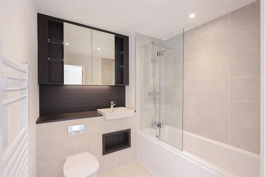 Farine Avenue, Hayes, UB3, photo 7