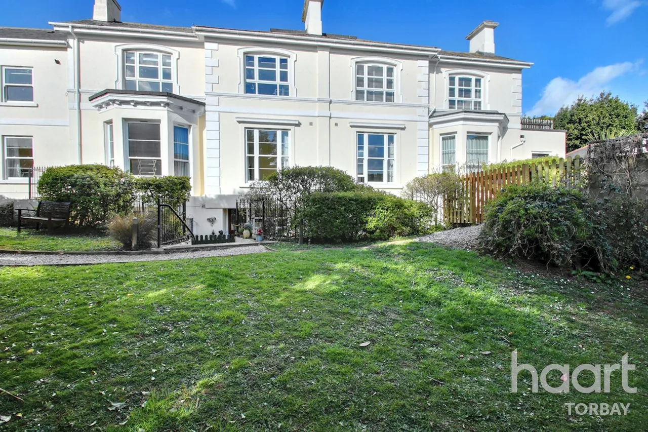 2 bed flat for sale, Lansdowne Road, Torquay, TQ2
