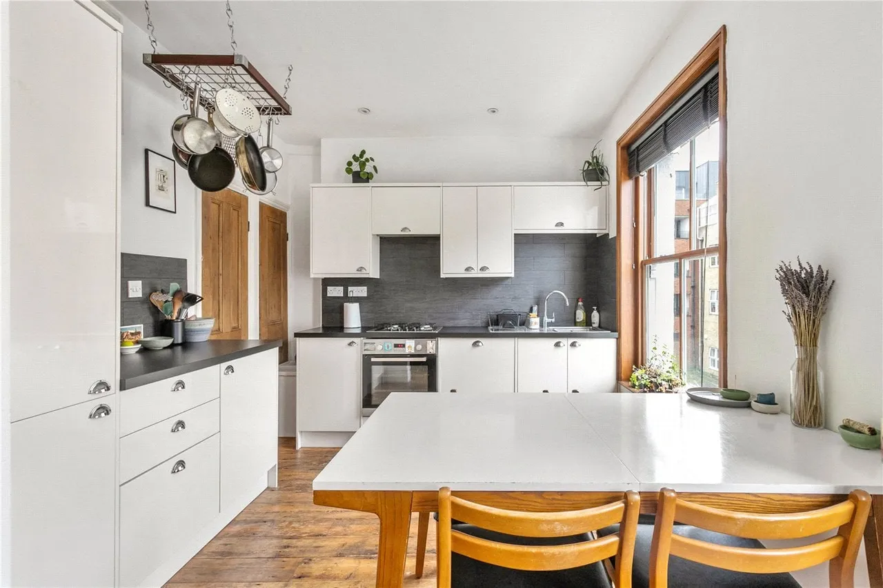 1 bed flat for sale, Salcombe Road, London, N16