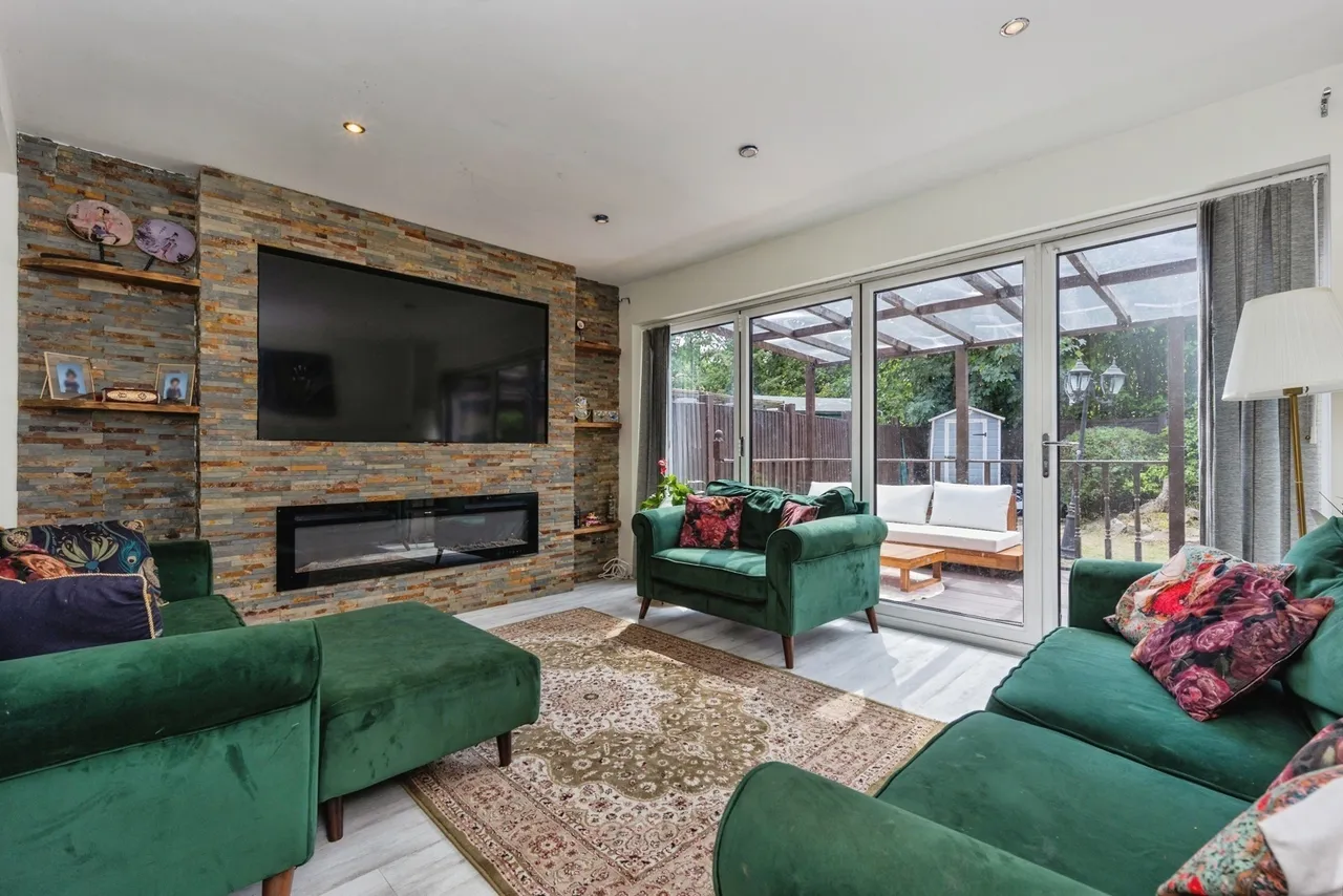 Rowanswood Drive, Hyde, SK14, photo 12