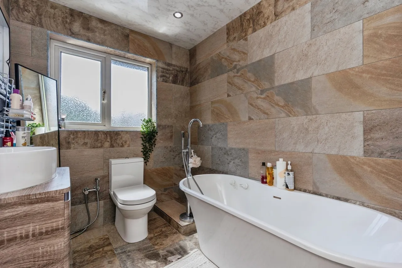 Rowanswood Drive, Hyde, SK14, photo 5
