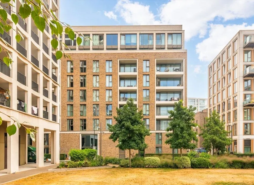 Schooner Road, E16, photo 6